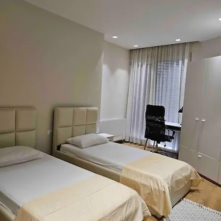 Modern Flat Near The Lake And Blloku Tirana