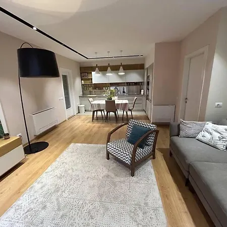 Apartment Modern Flat Near The Lake And Blloku Tirana